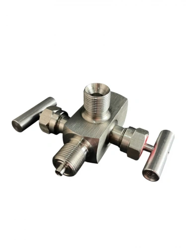 БКН2-80-12Х18Н10Т Блок клапанный 2-х вент. G1/2"(Н)/G1/2"(В - накид.гайка)/Заглушка УТ000019496